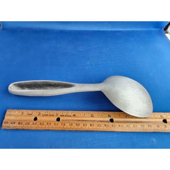 Vintage Aluminum Ice Cream Scoop - 8-3/4 inches long - Picture 7 of 8
